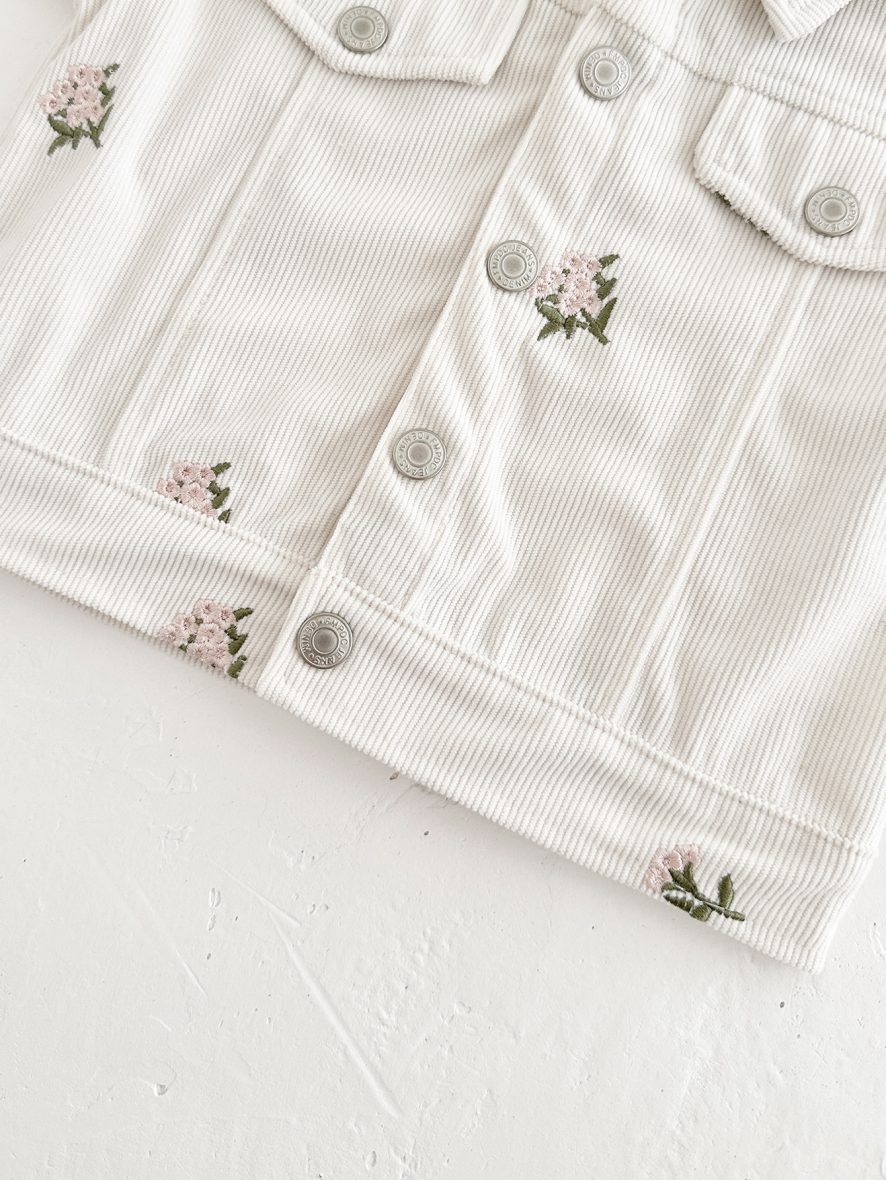 bebeshko-detsko-qke-White-Flowers (1)