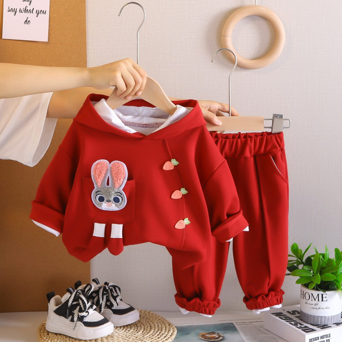 bebeshki-detski-komplekt-bunny-carrot-red (1)