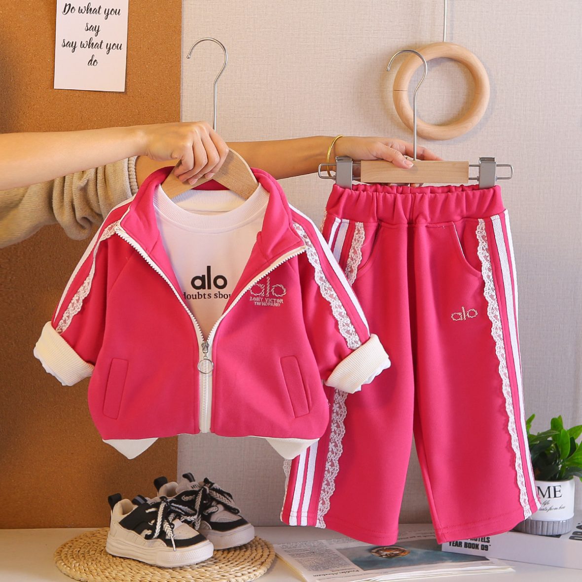 bebeshki-detski-komplekt-sport-lace (1)