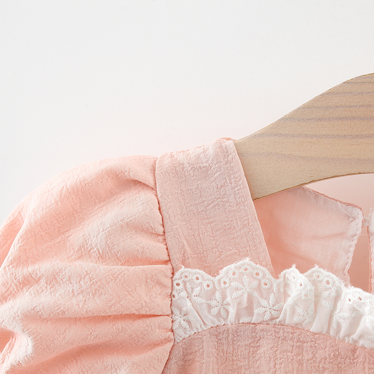 bebeshka-detska-roklq-s-organza-dantela-i-bufan-rakav-little-charm-pink (5)