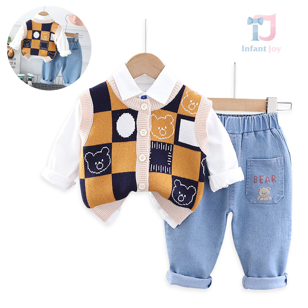 Set sportiv-elegant de 3 piese cu vestă tricotată Chess Bear