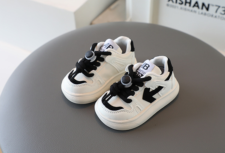 bebeshki-detski-sportni-obuvki-black-balance (3)