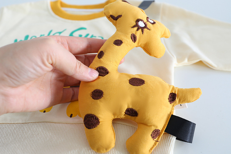 bebeshki-detski-komplekt-world-giraffe (1)