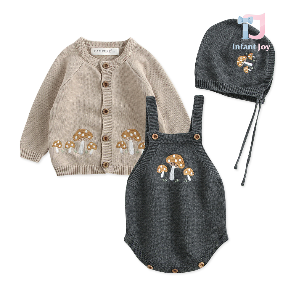 Set tricotat de 3 piese Premium cu cardigan, salopetă și pălărie Little Mushroom Beige