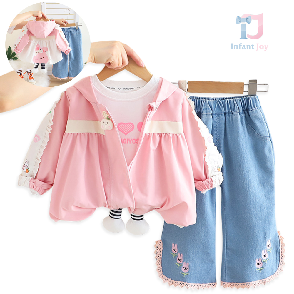 Set de 3 piese cu jachetă cu glugă, bluză și pantaloni din denim cu broderii și dantelă Pastel Jolie
