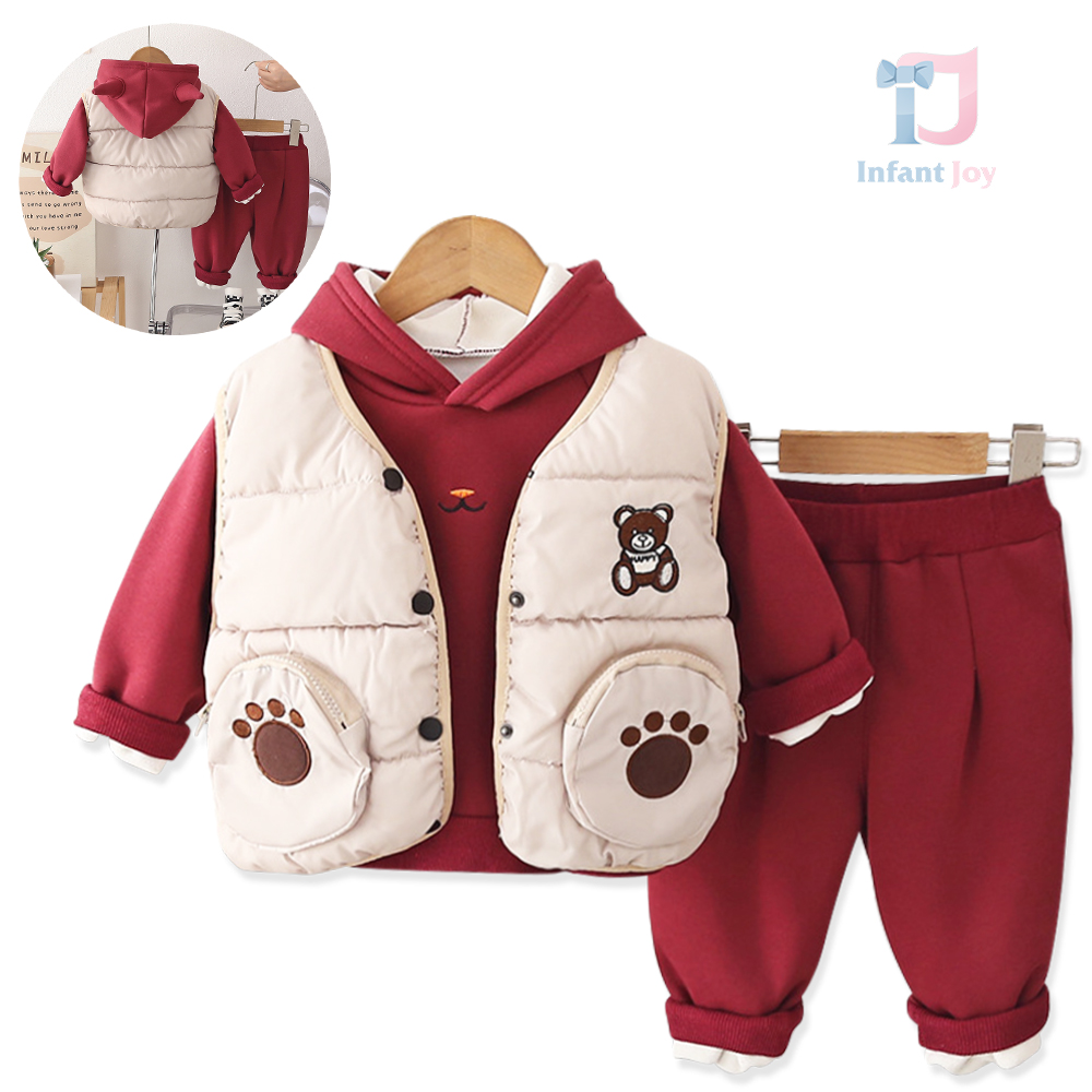 Set sport matlasat de 3 piese cu vestă din material impermeabil, bluză/hanorac cu glugă și pantaloni Timber Bear