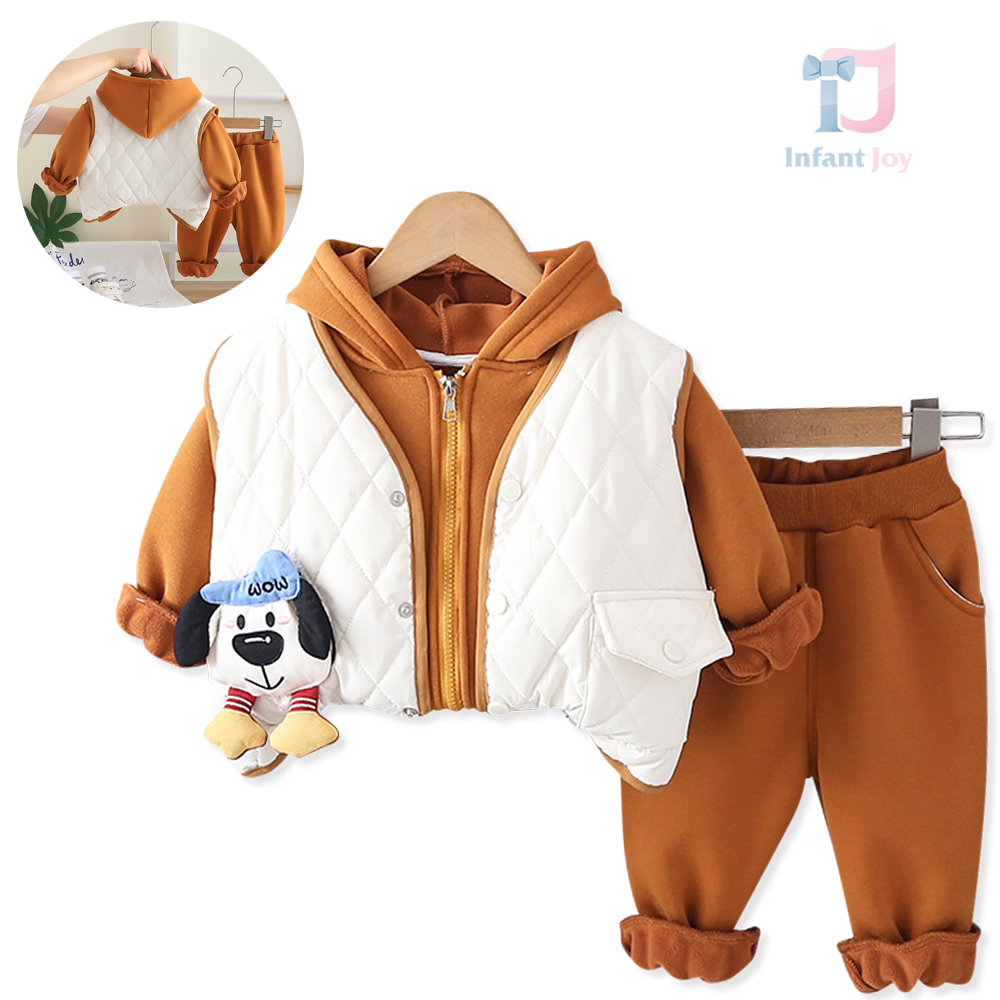 Set sport matlasat de 3 piese cu vestă cu element 3D, hanorac cu glugă și pantaloni Wow Sport