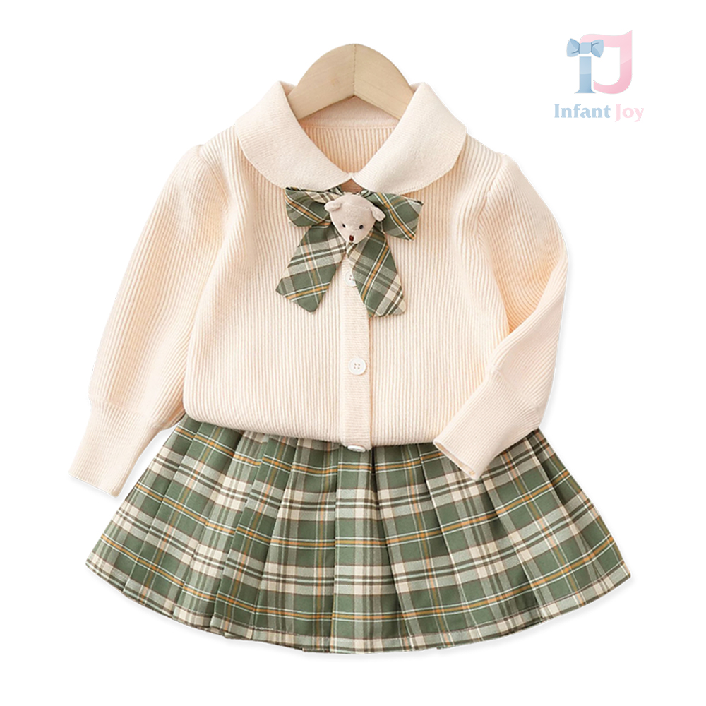 Set de 2 piese din cardigan cu broșă cusută și fustă plisată cu model în carouri Miss Teddy Scholar