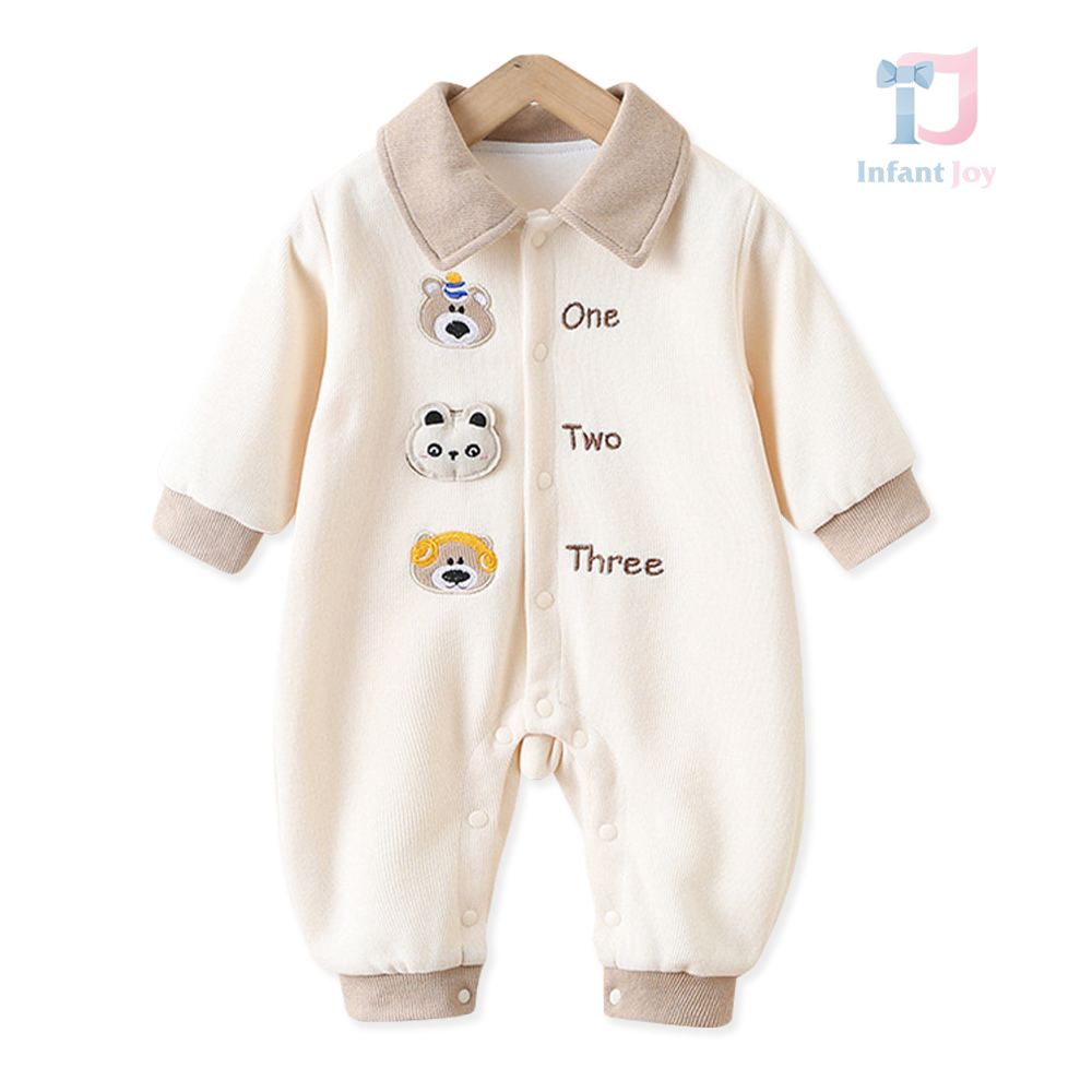 Salopetă cu guler clasic, închidere cu capse și aplicații Bear Numbers Beige