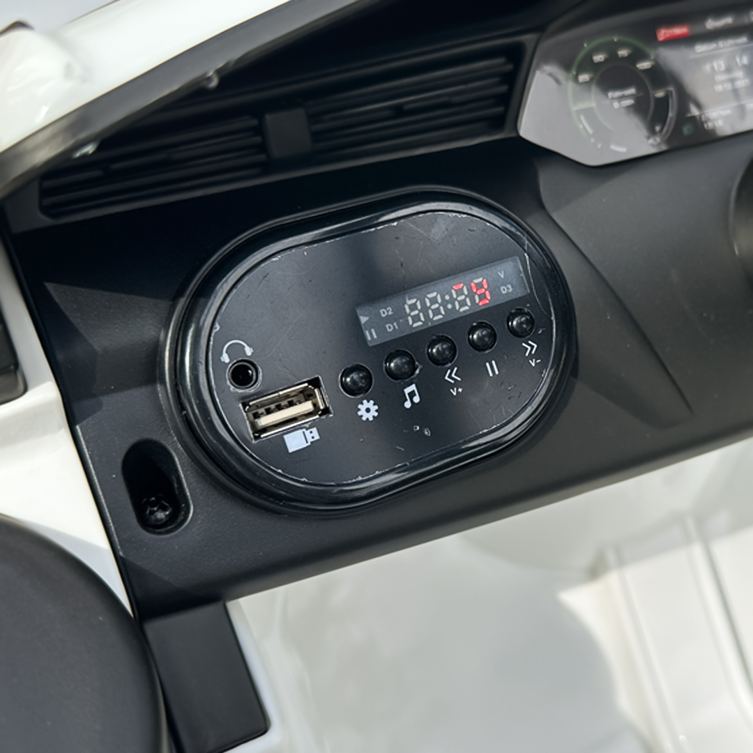 masinuta-electrica-copii-cu-licenta-audi-sq8-telecomanda-70w-12v-standard-alba-787402