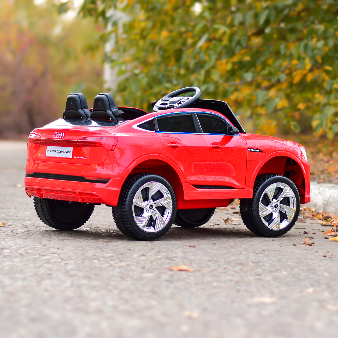 masinuta-electrica-cu-licenta-audi-e-tron-sportback-4×4-putere-140w-scaun-tapitat-rosie-064825