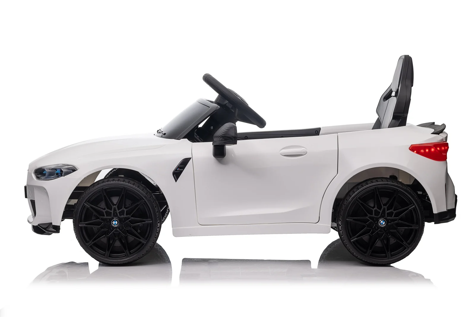masinuta-electrica-pentru-copii-bmw-m4-90w-putere-baterie-12v-7ah-roti-eva-scaun-tapitat-alba-397311