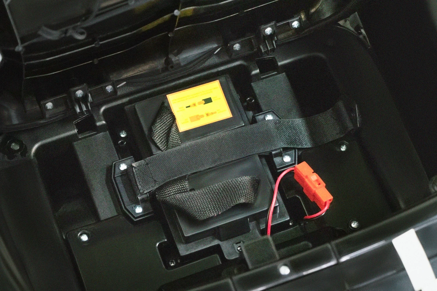 masinuta-electrica-pentru-copii-chevrolet-camaro-2ss-90w-12v-premium-neagra-488307