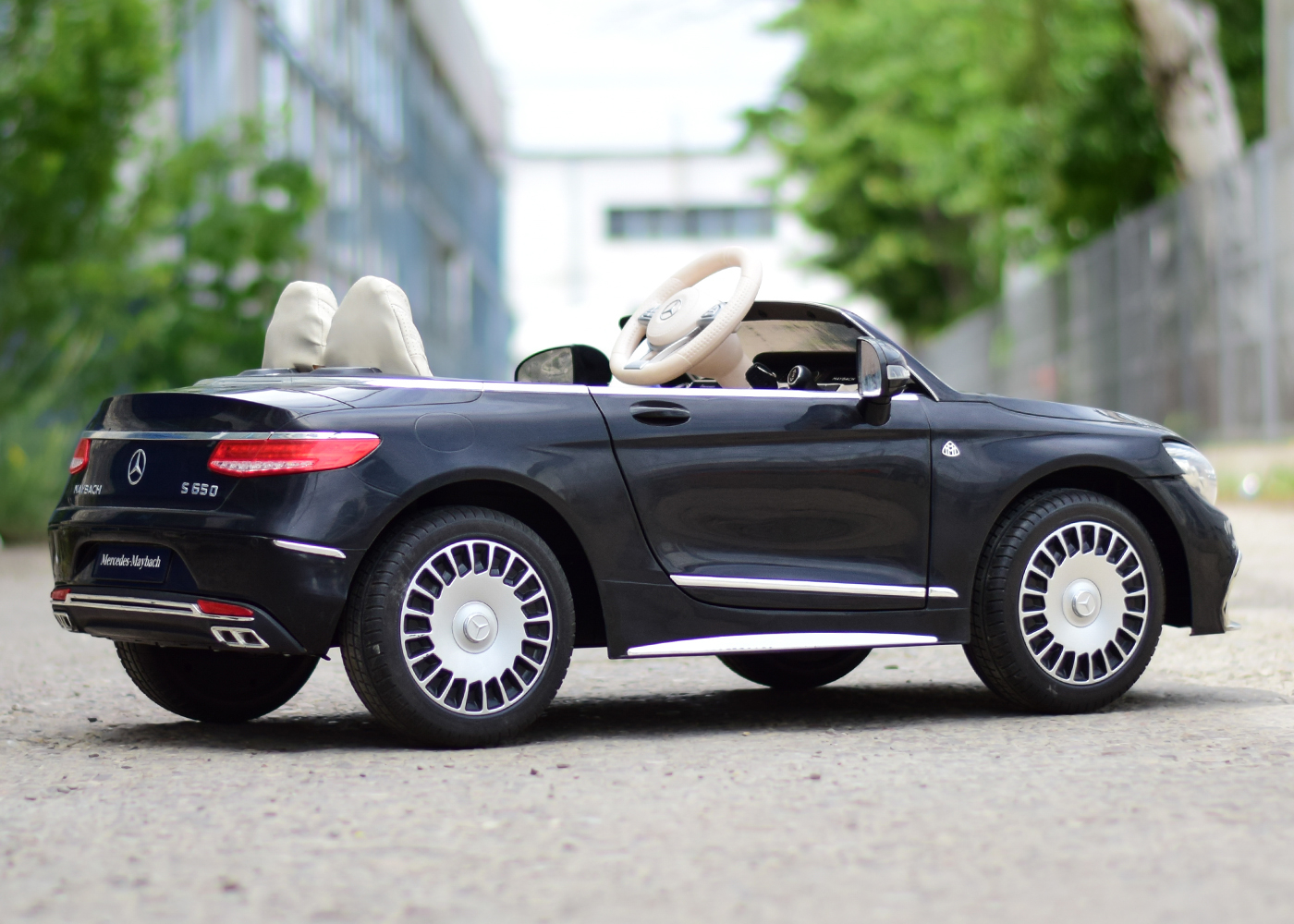 masinuta-electrica-pentru-copii-mercedes-s650-maybach-90w-12v-echipat-premium-negru-068705