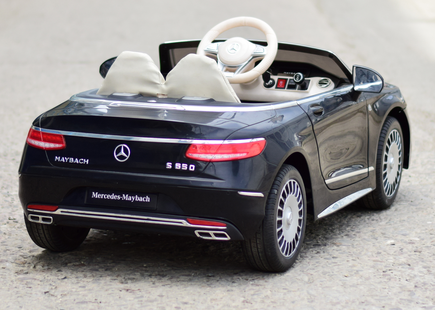 masinuta-electrica-pentru-copii-mercedes-s650-maybach-90w-12v-echipat-premium-negru-910396