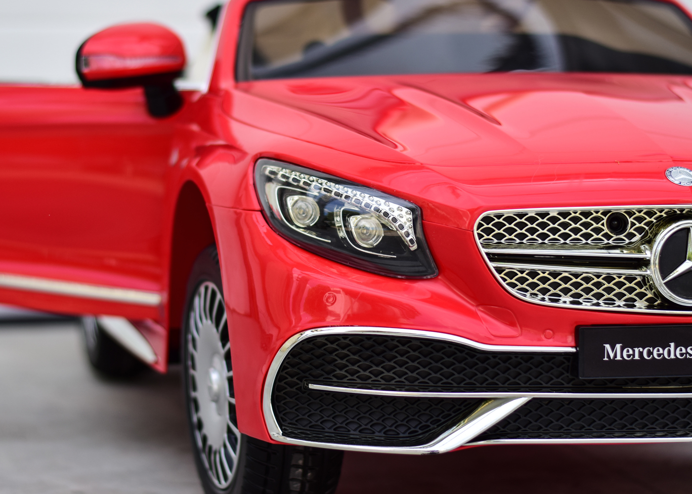 masinuta-electrica-pentru-copii-mercedes-s650-maybach-90w-12v-echipat-premium-rosie-086491