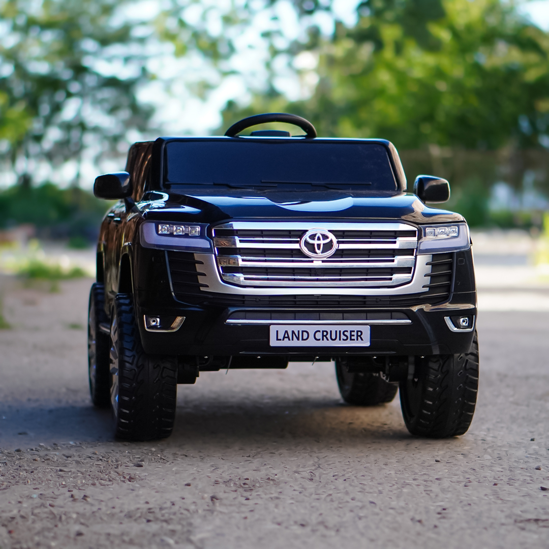 masinuta-electrica-pentru-copii-toyota-land-cruiser-2-locuri-140w-12v-echipare-premium-neagra-394397